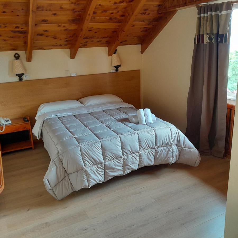 Hosteria Nuevo Pinar San Carlos de Bariloche Bagian luar foto