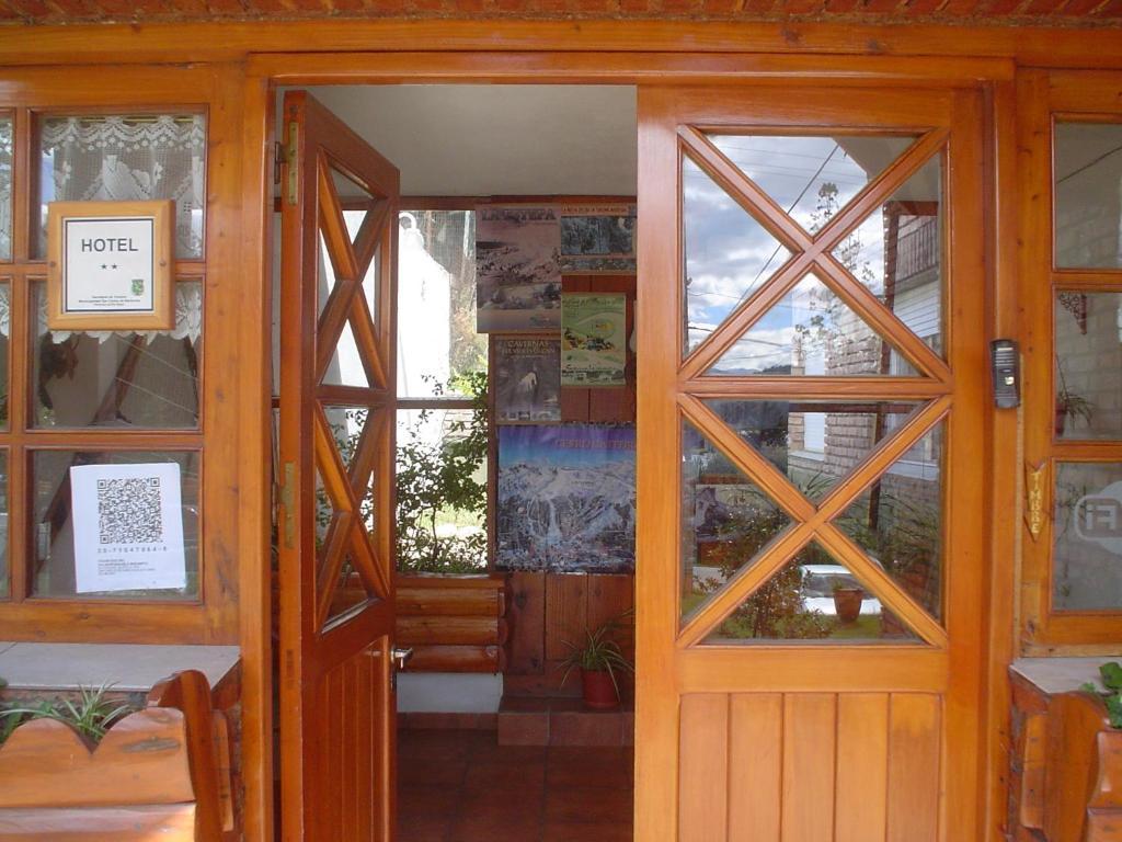 Hosteria Nuevo Pinar San Carlos de Bariloche Bagian luar foto